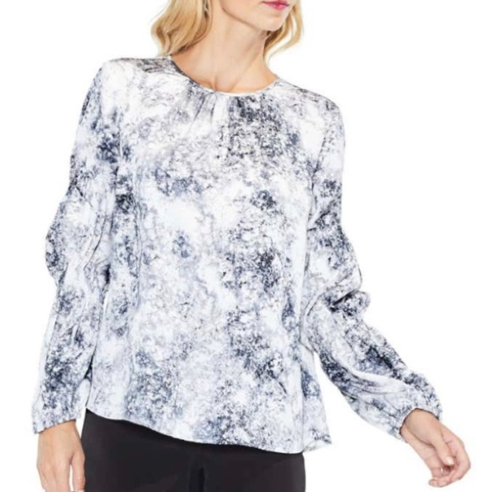 Vince Camuto Speckled Cinched Sleeve Blouse